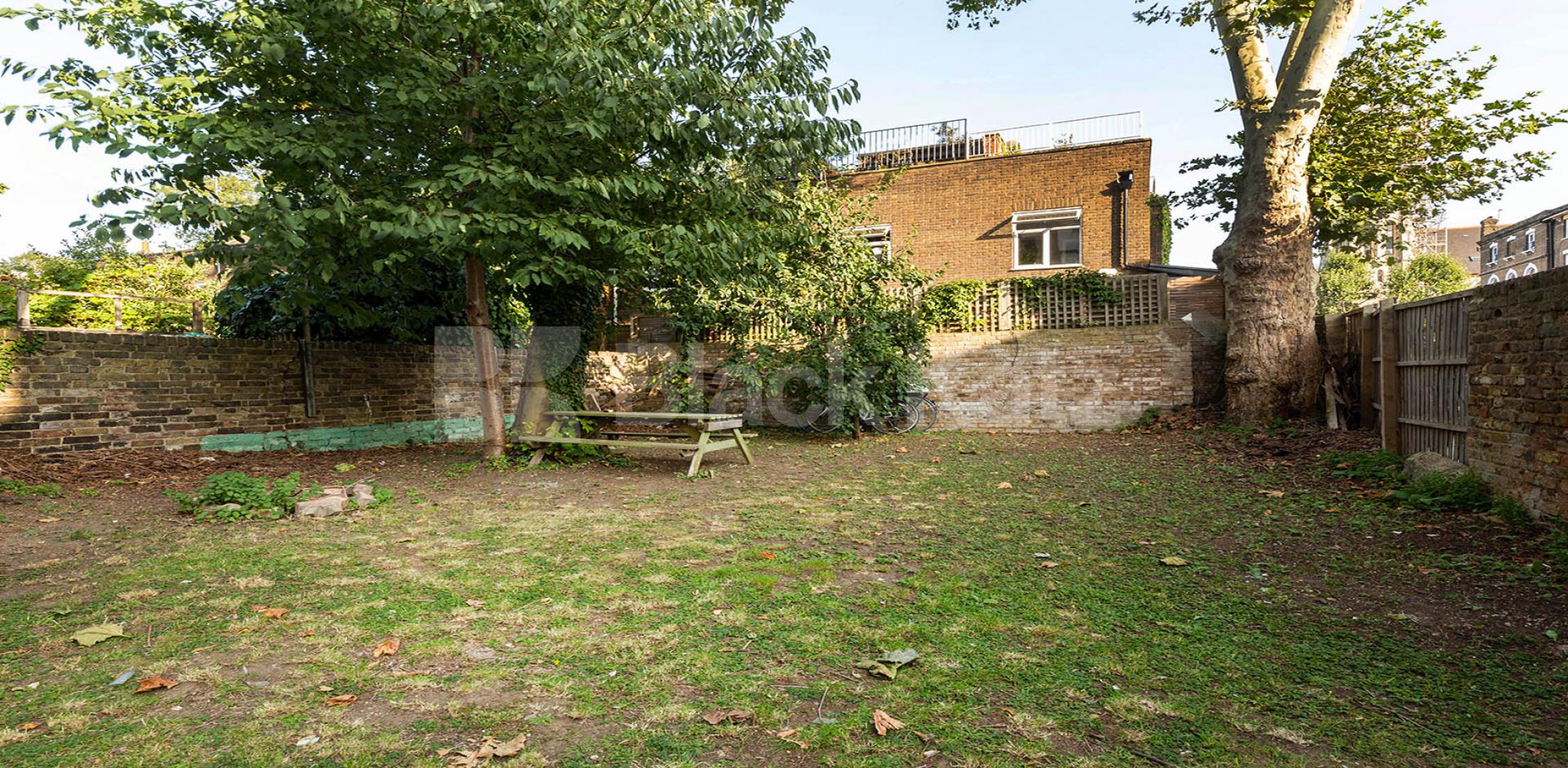 			NEW INSTRUCTION!, 3 Bedroom, 1 bath, 1 reception Flat			 Camden Road, Camden